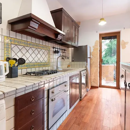 Apartment Asconio Pediano Rome